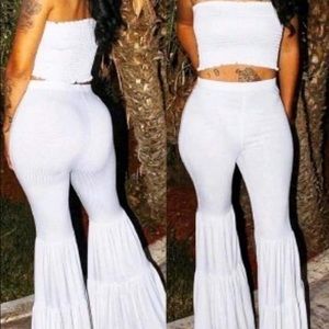 Crop top and big foot